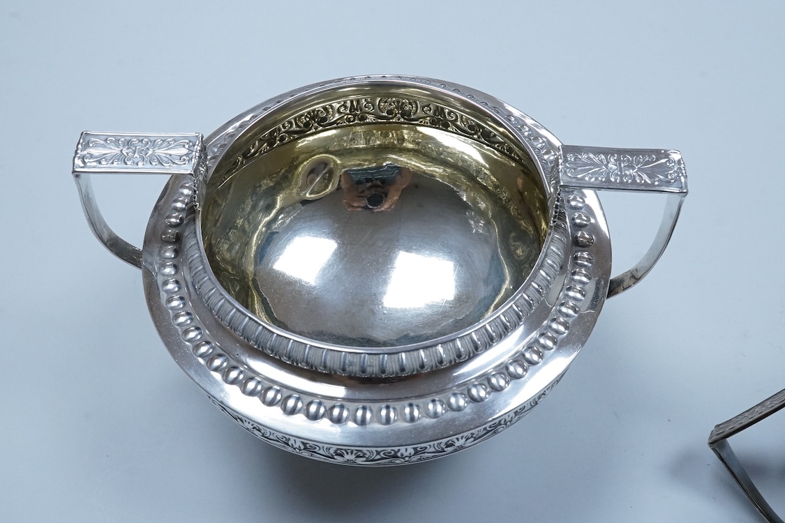 A George III Scottish silver two handled sugar bowl and matching cream jug, Robert Gray & Son, Edinburgh, 1814, sugar bowl height including handles, 11.5cm, 22.8oz.